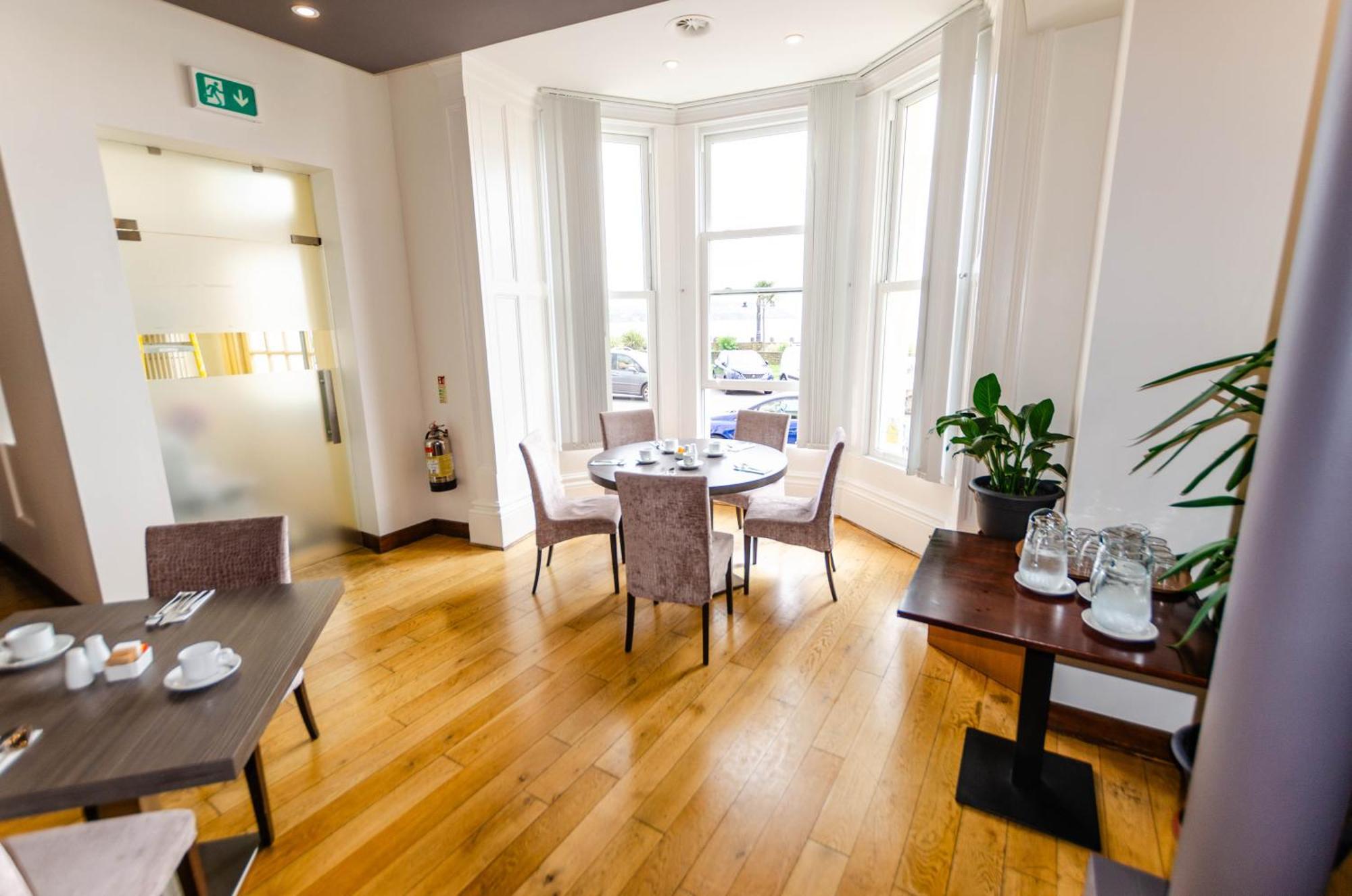 Opul Boutique At Admiral House Hotel Douglas Exterior photo